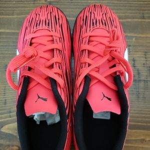 PUMA NWOT Kids Unisex‎ Soccer Cleats Size 1C